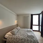 Alpine Glow - Sophisticated In - Out Apartment *