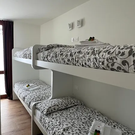 Alpine Glow - Sophisticated In - Out 아파트 *