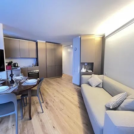 Alpine Glow - Sophisticated In - Out 브루일서비니아