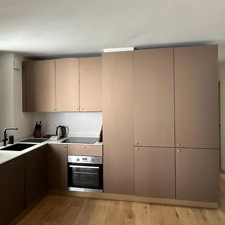 Alpine Glow - Sophisticated In - Out * 브루일서비니아